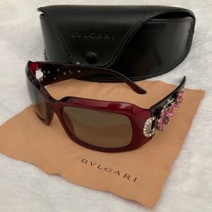 💖 Bvlgari Authentic red fade 2 black Swarovski Crystal sunglasses OG case, cloth